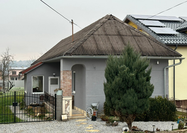 Rekonštruovaný rodinný dom s dvoma bytovými jednotkami v Olcnave